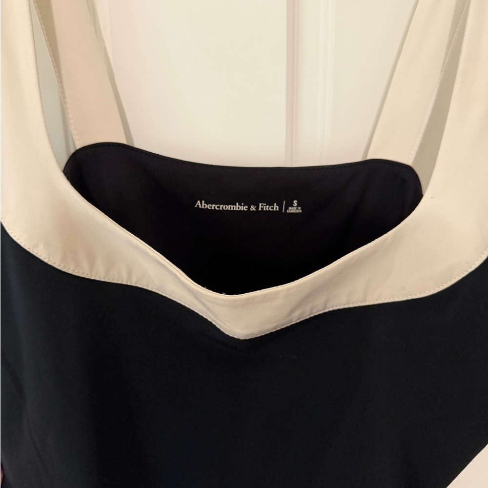 Abercrombie & Fitch Black and White Mini Dress - Picture 2 of 4